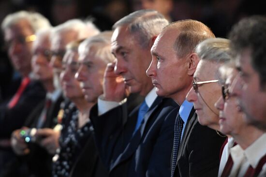 President Vladimir Putin meets with Prime Minister of Israel Benjamin Netanyahu