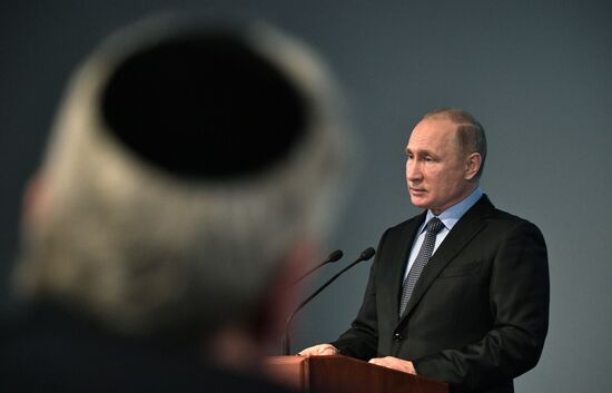 President Vladimir Putin meets with Prime Minister of Israel Benjamin Netanyahu