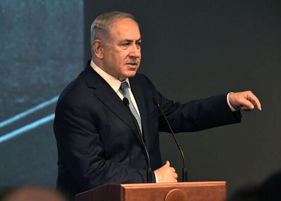 President Vladimir Putin meets with Prime Minister of Israel Benjamin Netanyahu