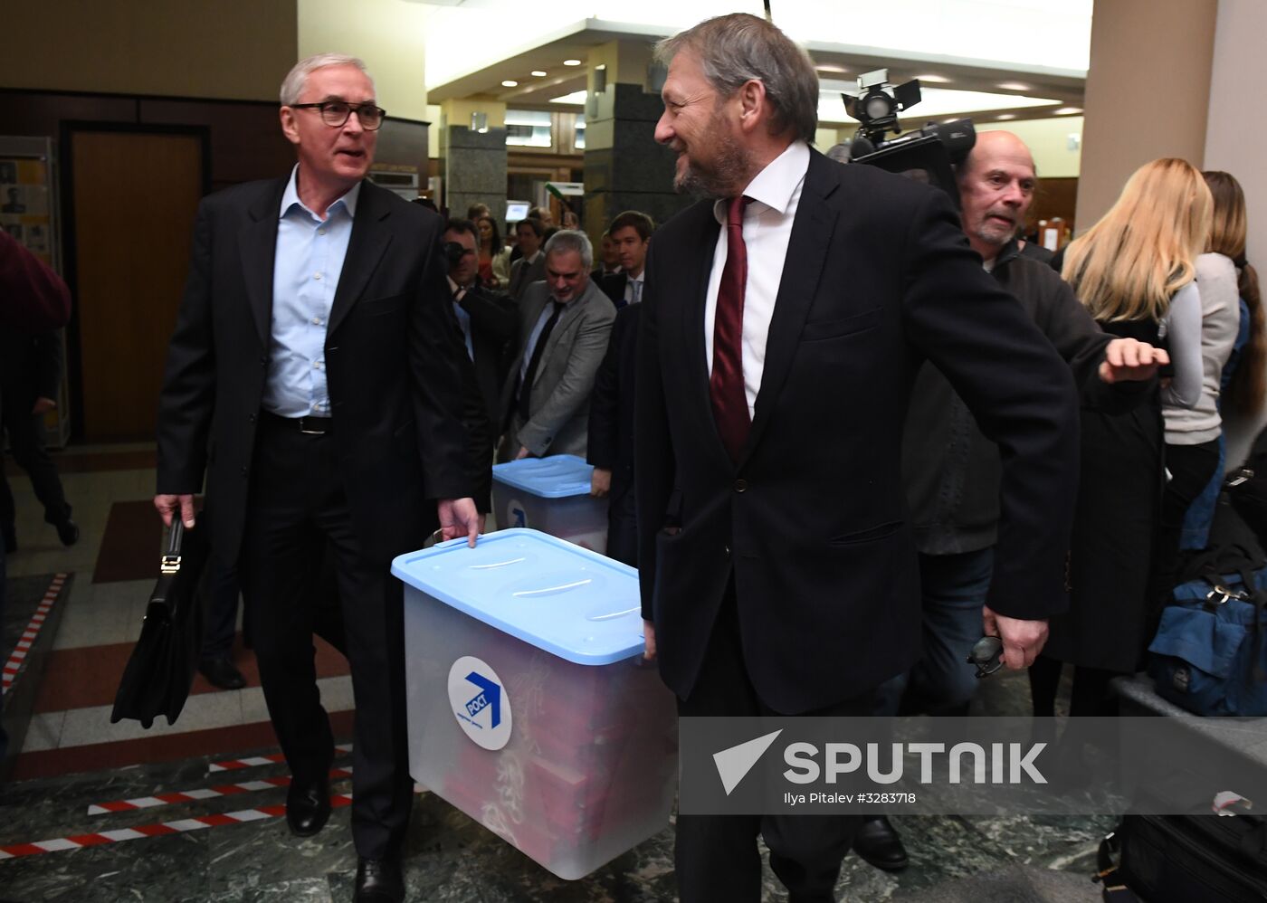 Submitting signatures in support of Boris Titov's registration as presidential candidate