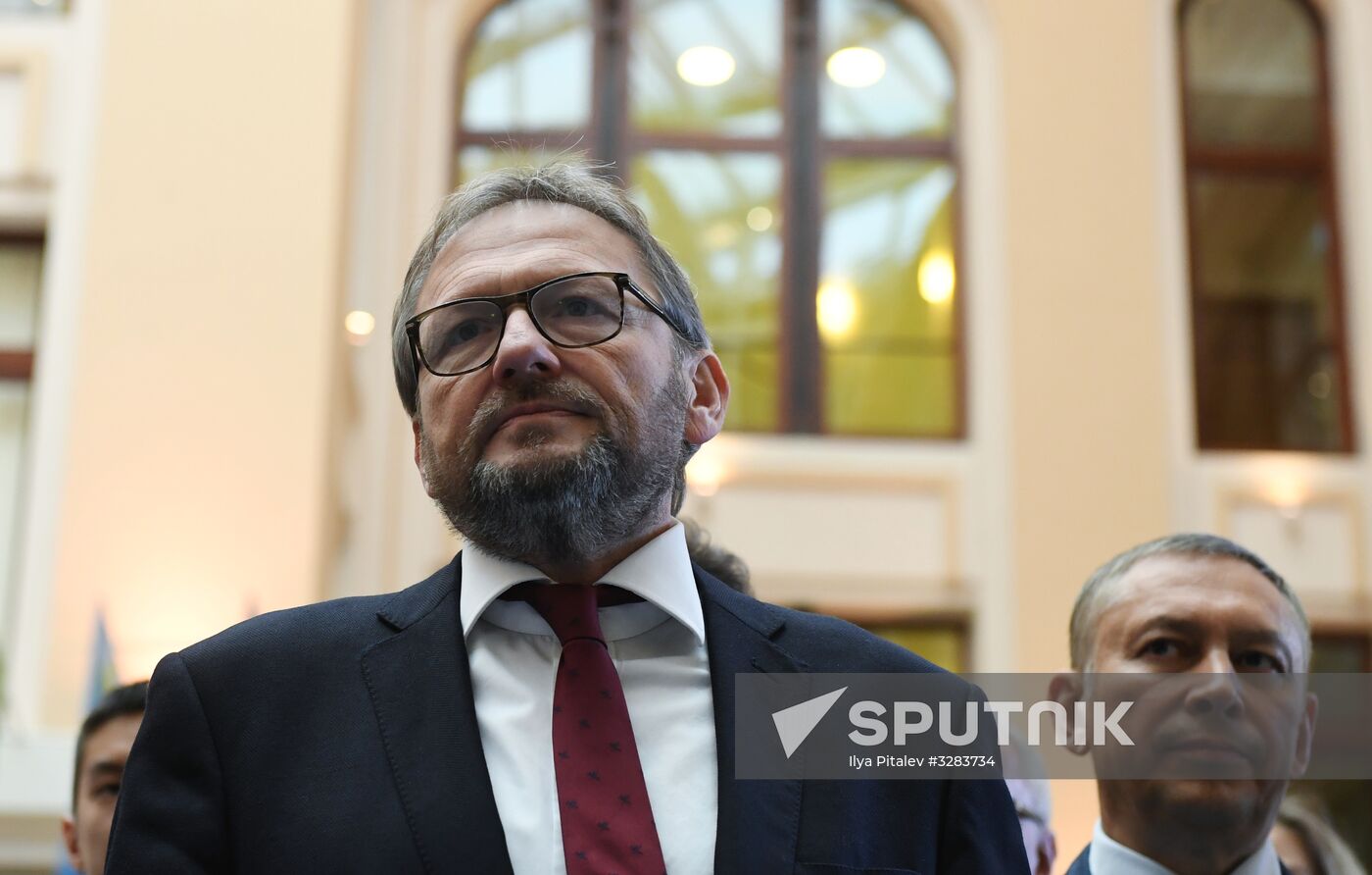 Submitting signatures in support of Boris Titov's registration as presidential candidate