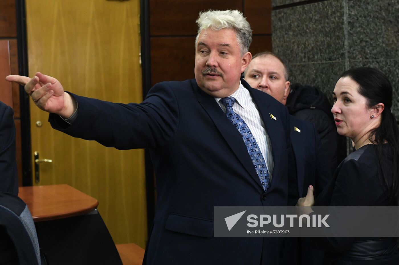 Submitting signatures in support of Sergei Baburin's registration as presidential candidate