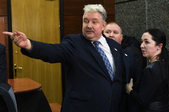 Submitting signatures in support of Sergei Baburin's registration as presidential candidate