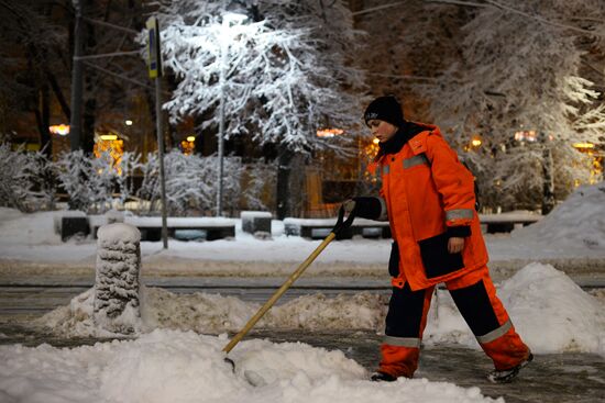 Snow clearing in Moscow