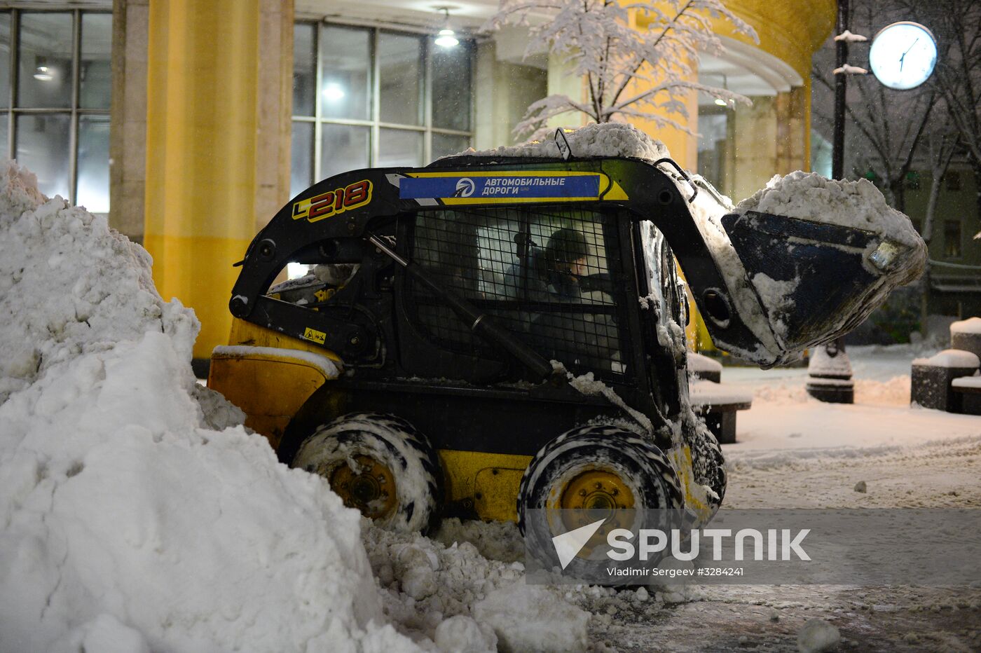 Snow clearing in Moscow