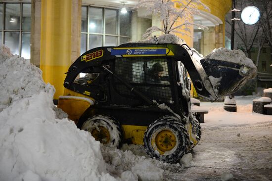 Snow clearing in Moscow
