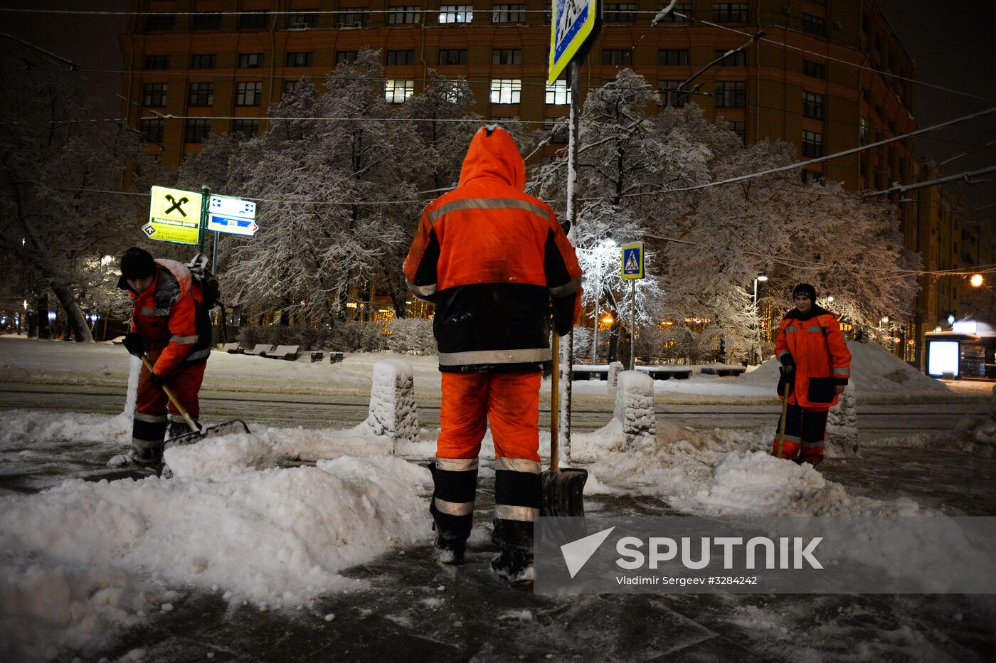 Snow clearing in Moscow