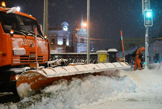 Snow clearing in Moscow