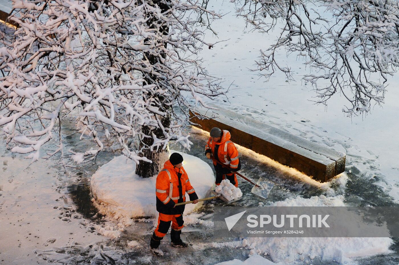 Snow clearing in Moscow