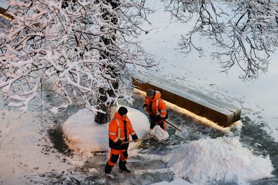 Snow clearing in Moscow