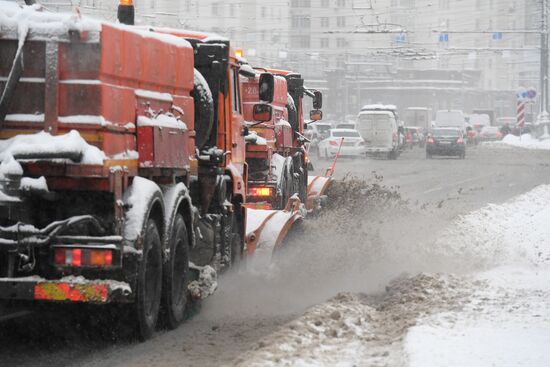 Snow clearing in Moscow