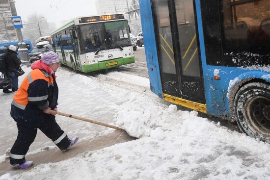 Snow clearing in Moscow