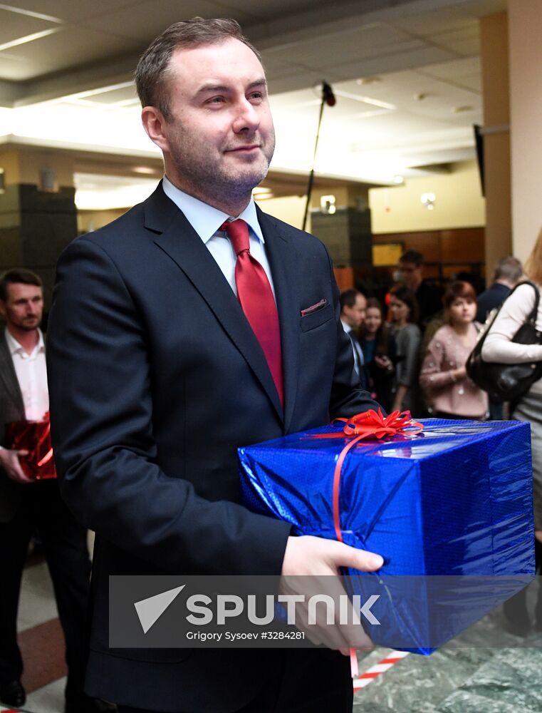 Presidential candidates submit signatures in their support to Central Election Commission