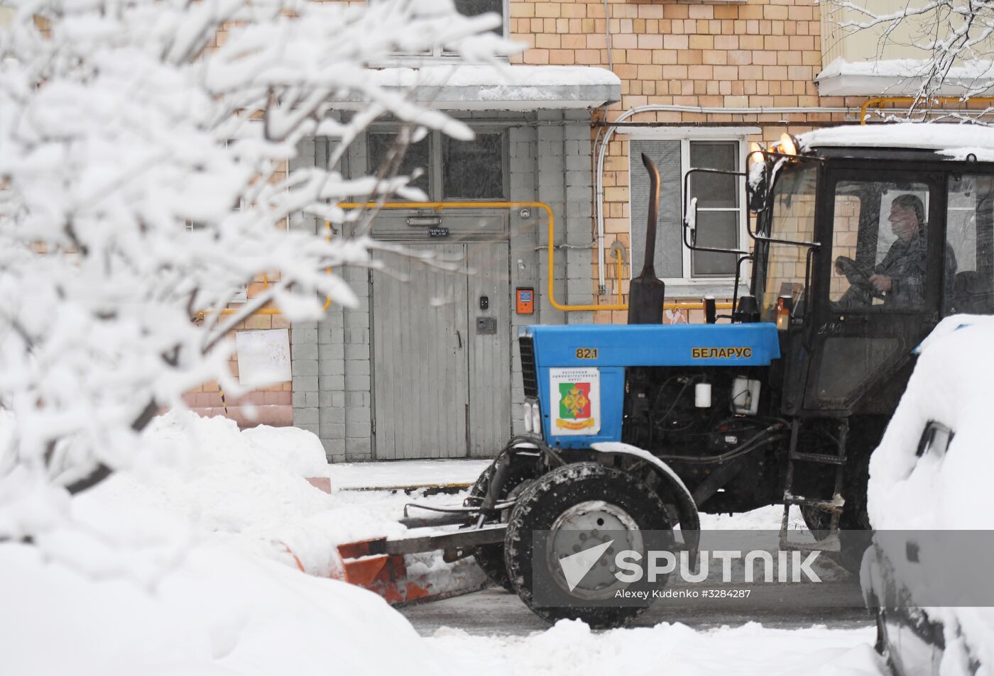 Snow clearing in Moscow