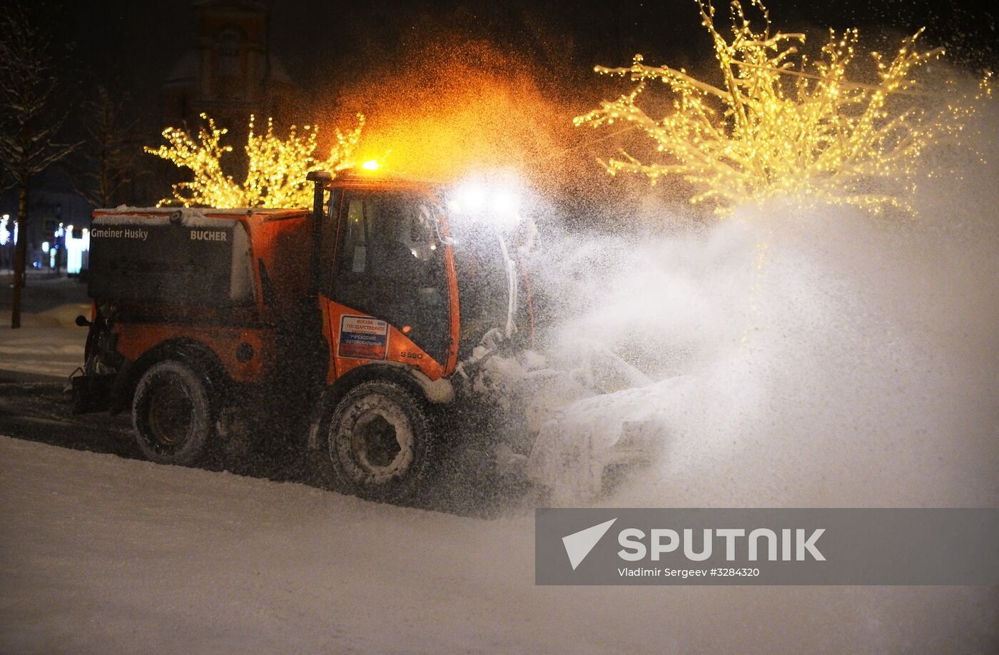 Snow clearing in Moscow