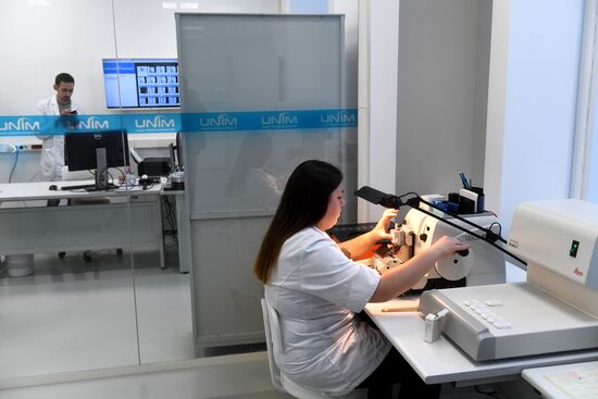 Cancer diagnosis digital laboratory opens