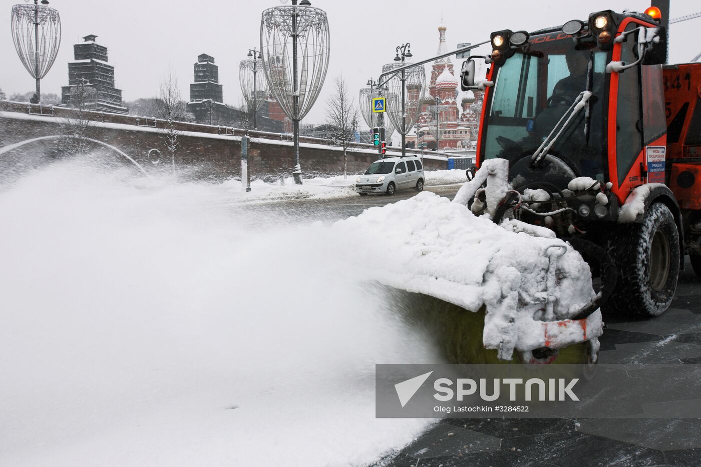 Snow clearing in Moscow