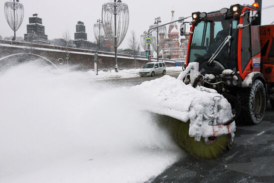 Snow clearing in Moscow