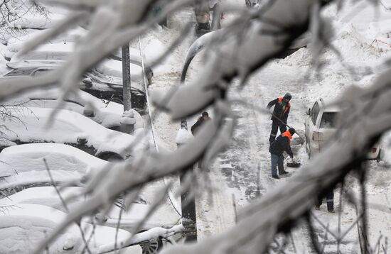 Snow clearing in Moscow