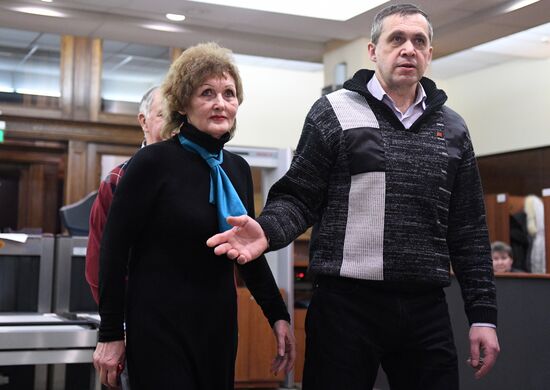 Presidential candidates submit signatures in their support to Central Election Commission