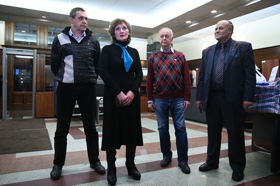 Presidential candidates submit signatures in their support to Central Election Commission