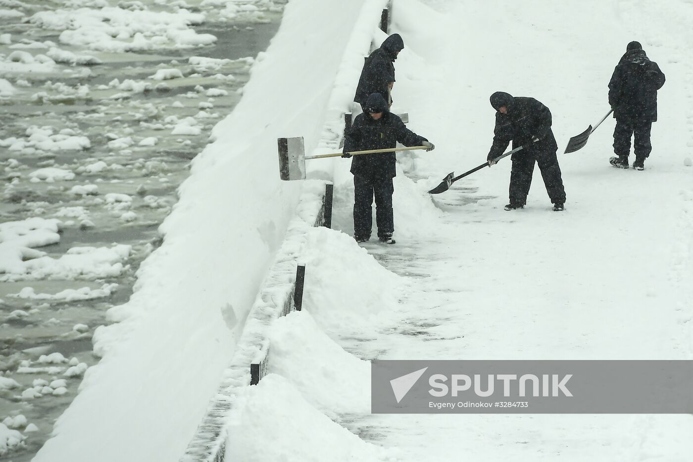 Snow clearing in Moscow