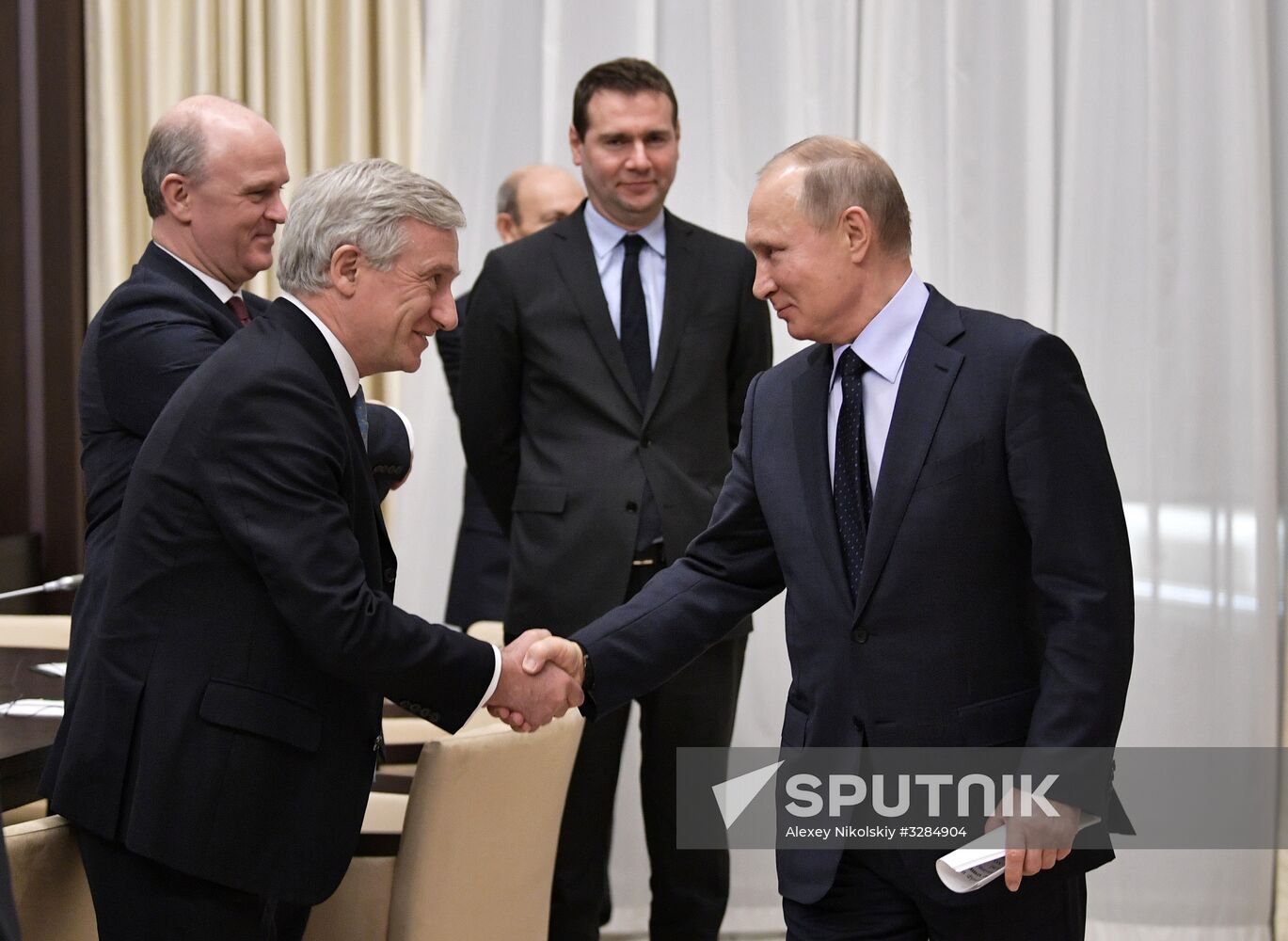 Vladimir Putin meets with members of Economic Council of Franco-Russian Chamber of Commerce and Industry