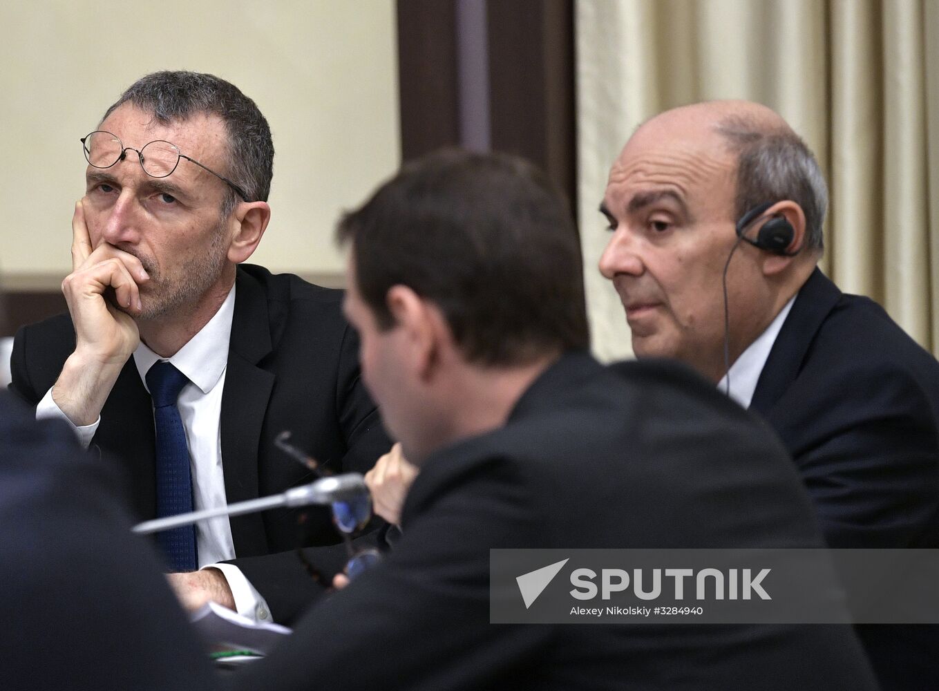 Vladimir Putin meets with members of Economic Council of Franco-Russian Chamber of Commerce and Industry