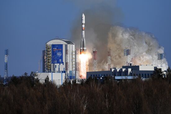 Soyuz-2.1a launches from Vostochny Space Center