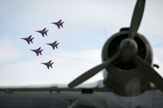 Parade marks 75th anniversary of Stalingrad Victory