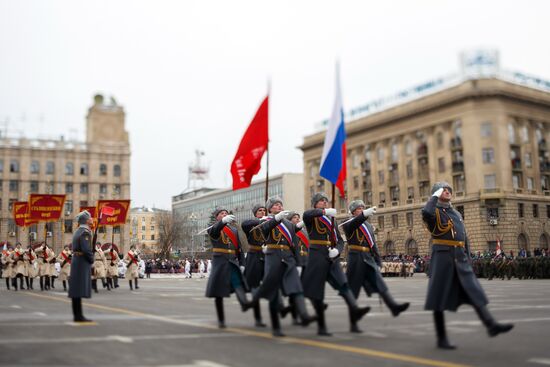 Parade marks 75th anniversary of Stalingrad Victory