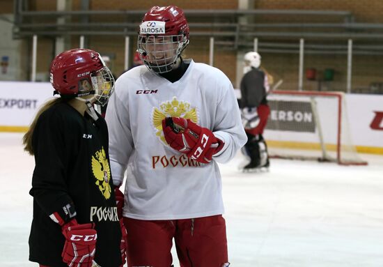 Russian women's ice hockey team prepares for 2018 Olympics