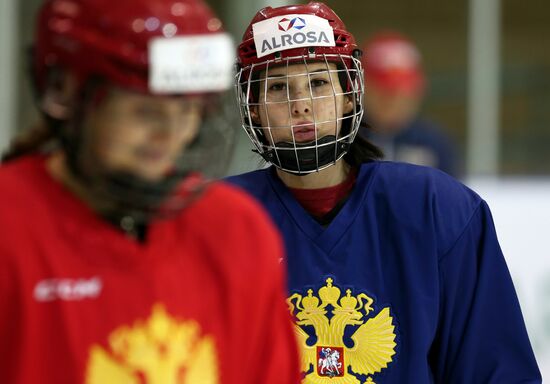 Russian women's ice hockey team prepares for 2018 Olympics