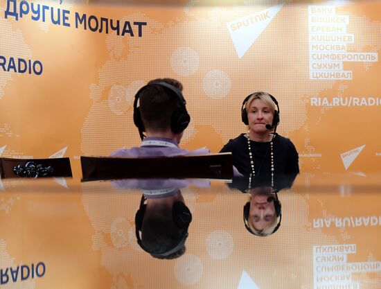 Russian Business Week. Day One