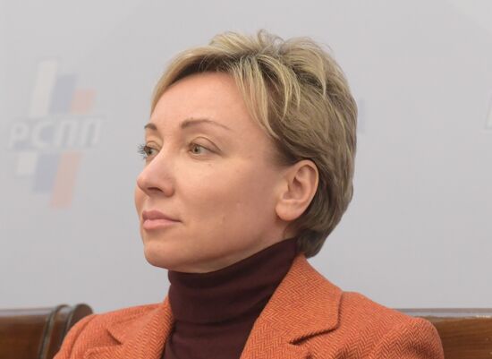 Russian Business Week. Day One