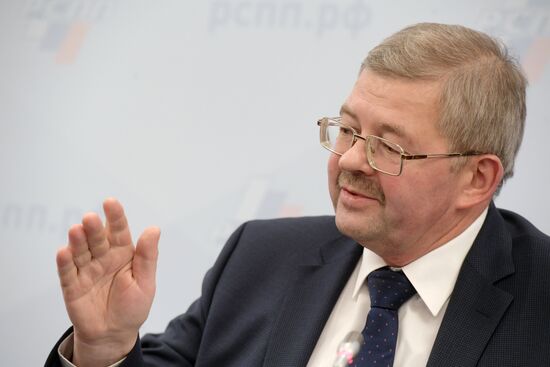 Russian Business Week. Day One