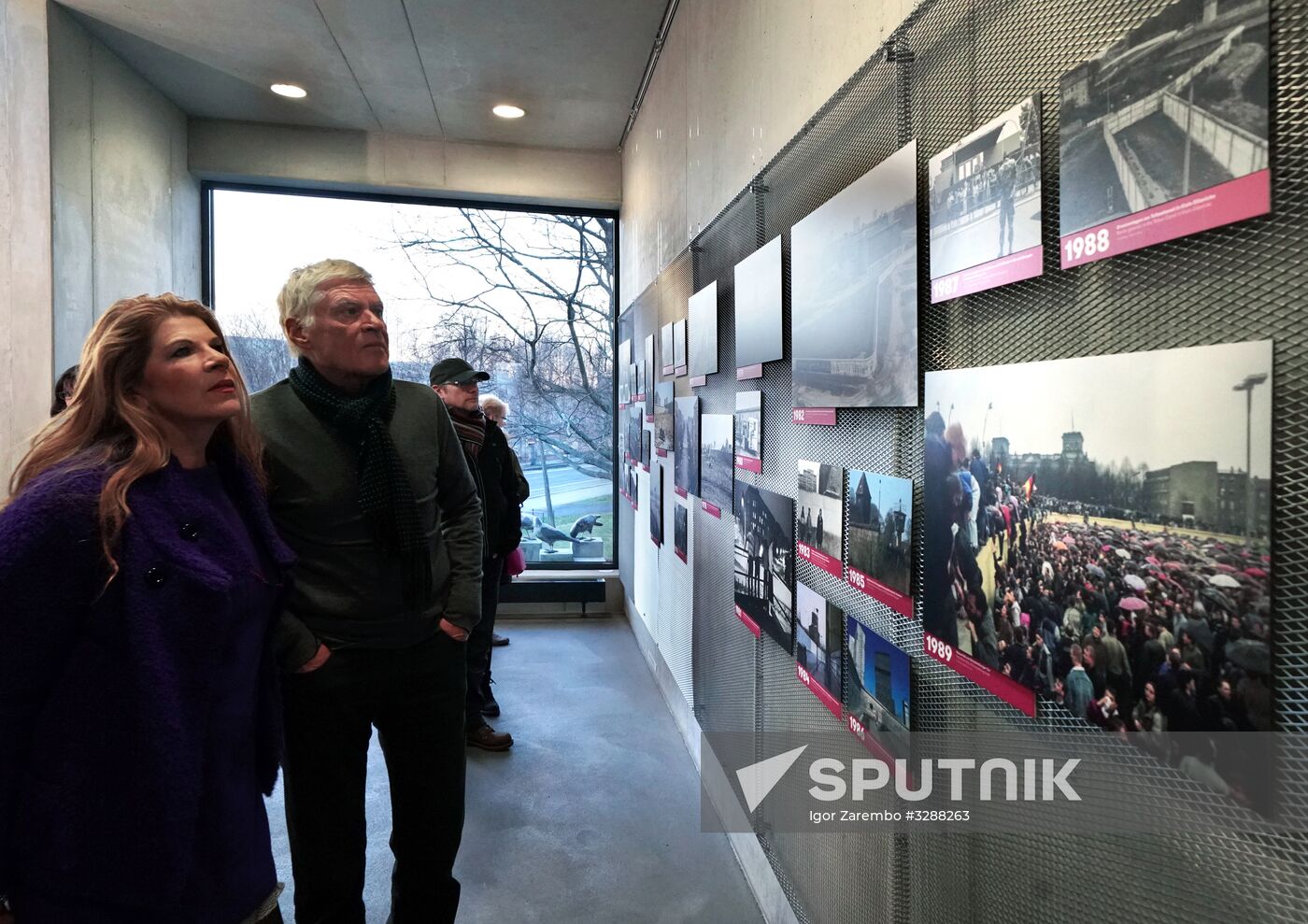 Berlin hosts 28 Years With and Without Berlin Wall exhibition
