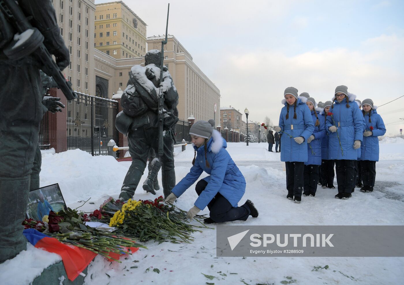 Flowers in memory of killed pilot Roman Filipov at Russian Defense Ministry