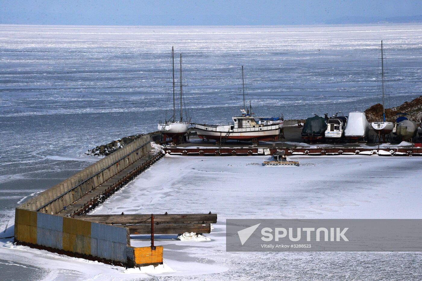 Ice conditions in Vladivostok waters