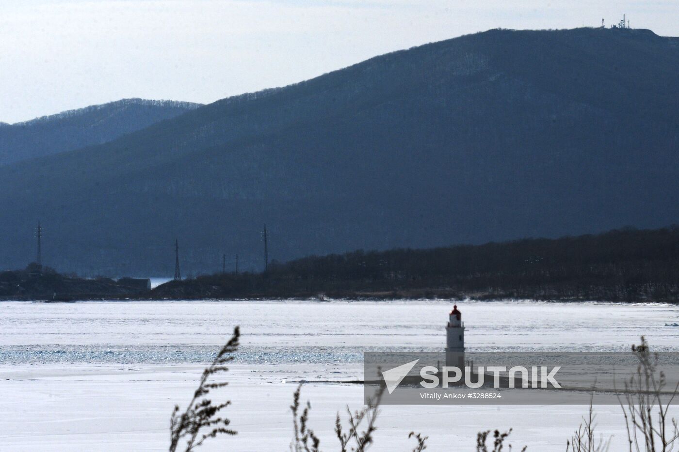 Ice conditions in Vladivostok waters