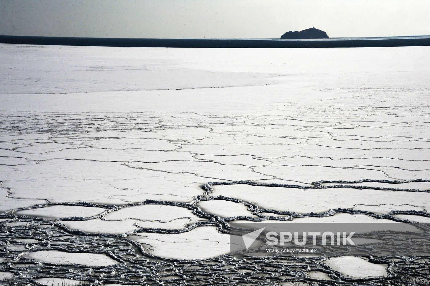 Ice conditions in Vladivostok waters