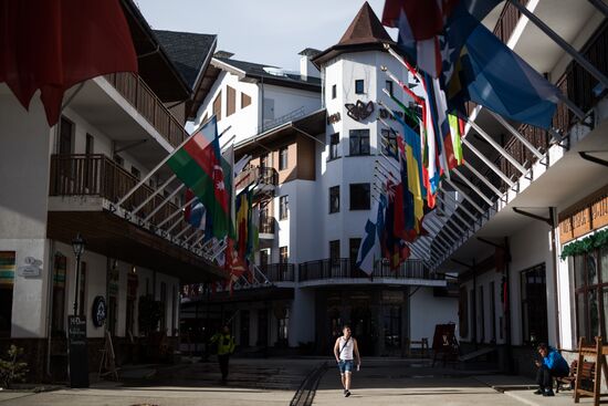 All-year-round Rosa Khutor Alpine Ski Resort in Krasnaya Polyana