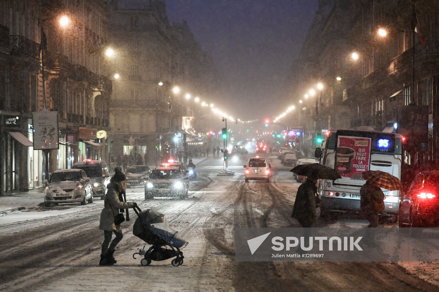 Snowfall in Paris