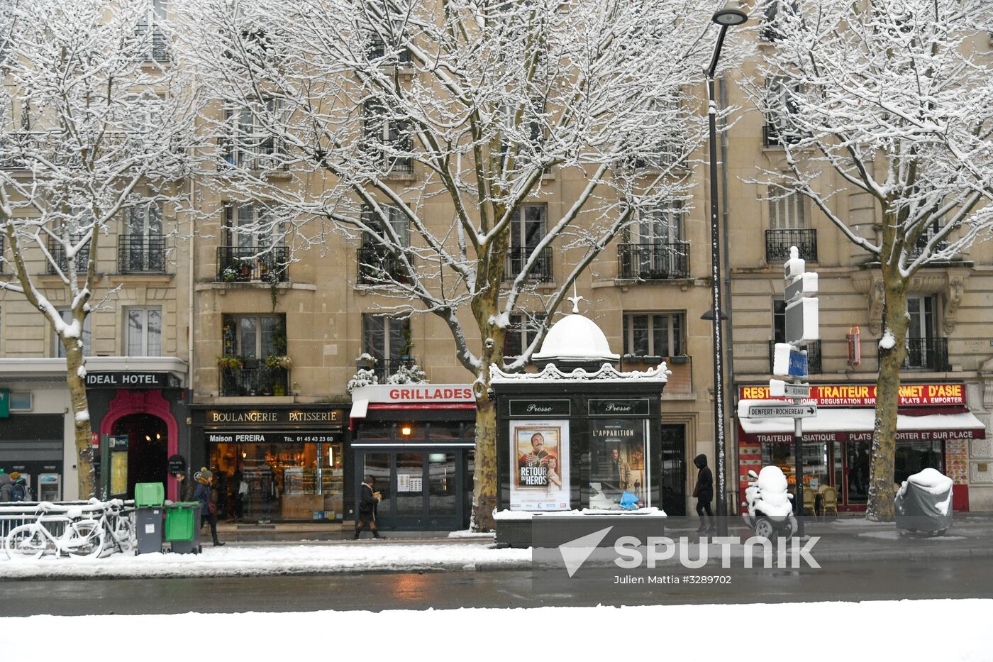 Snowfall in Paris