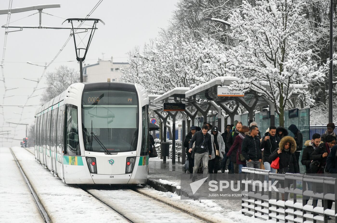 Snowfall in Paris