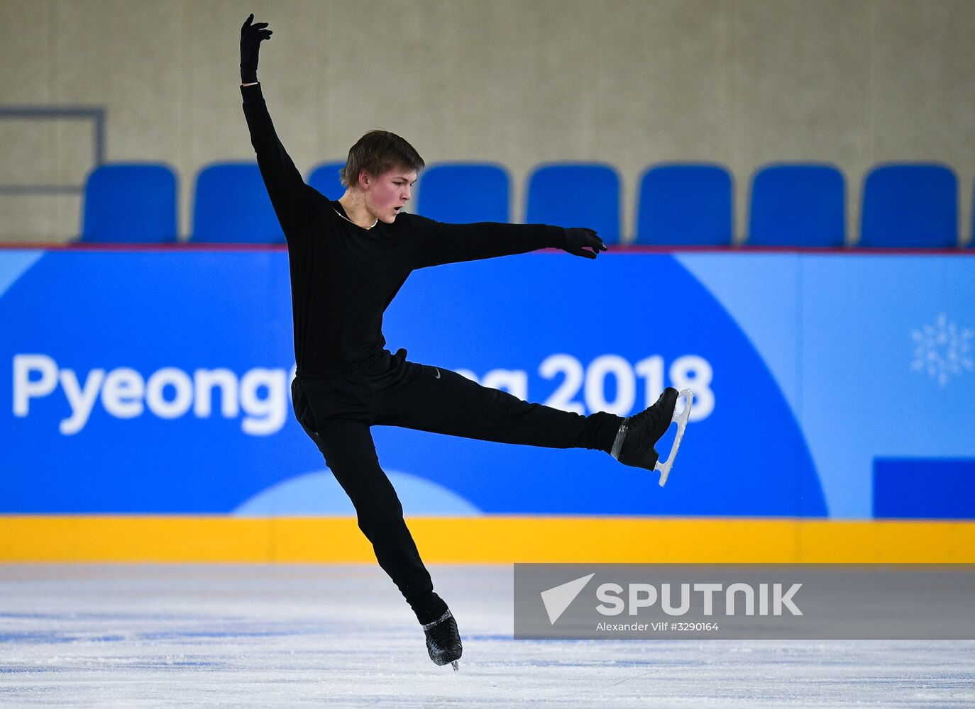 2018 Winter Olympics. Figure skating. Men. Training sessions