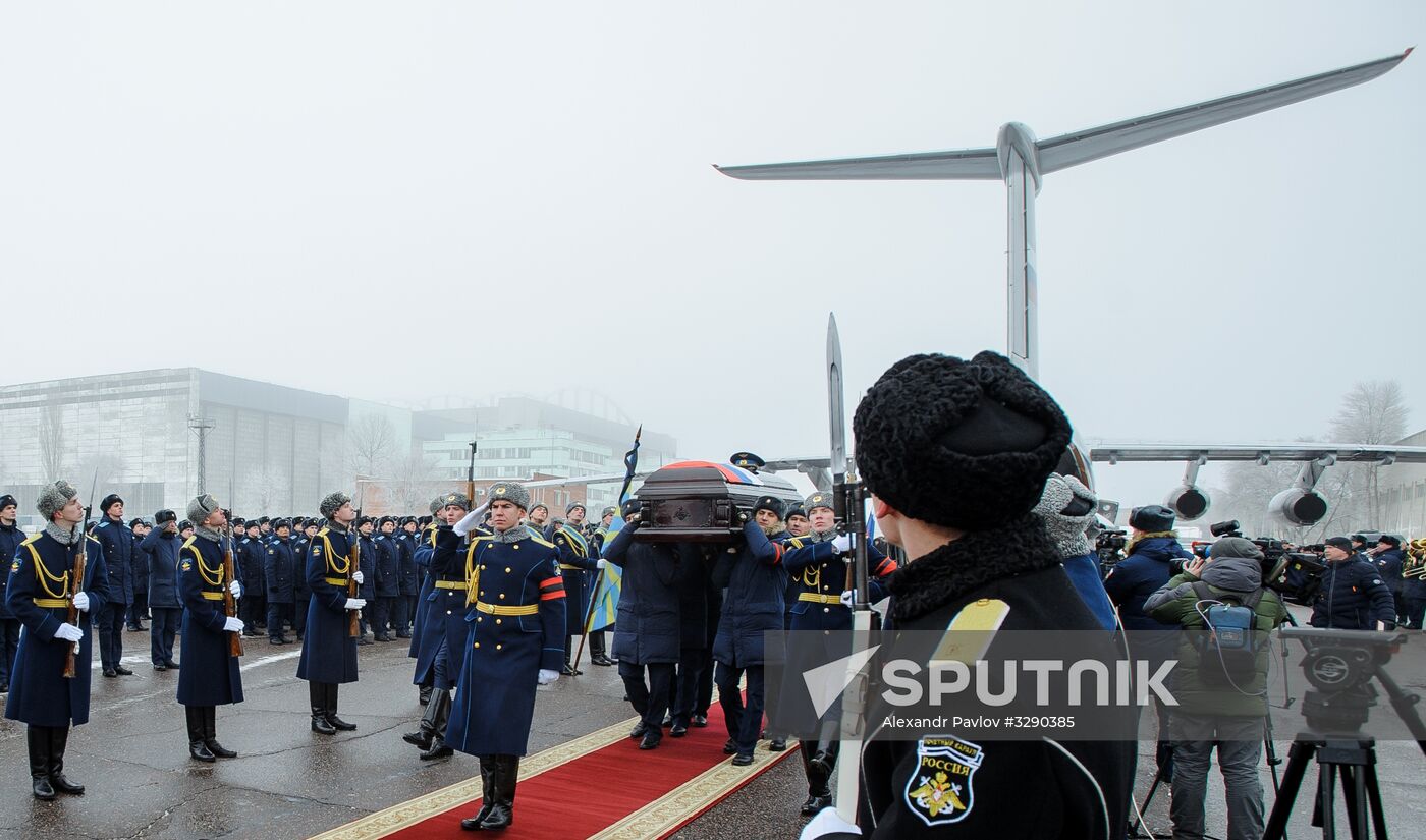 Paying last respects to pilot Roman Filipov in Voronezh