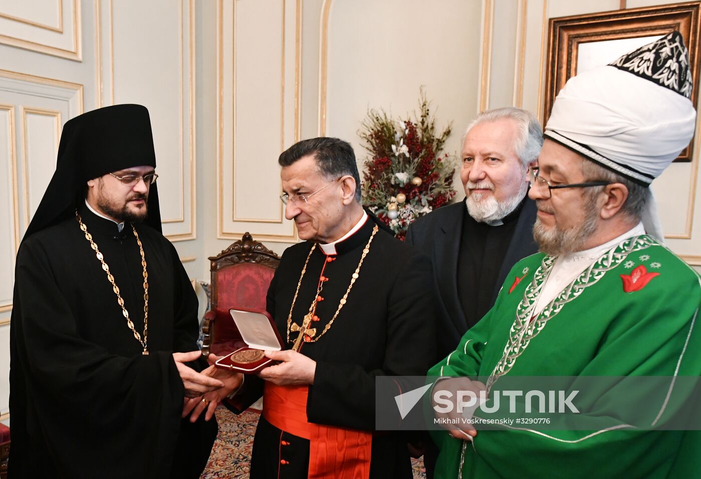 Russian interconfessional delegation visits Lebanon