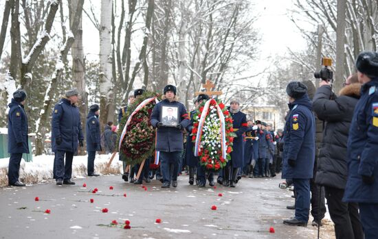 Paying last respects to Major Roman Filipov in Voronezh