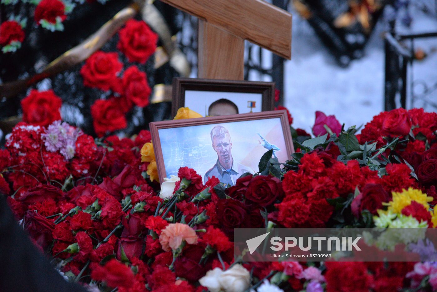 Paying last respects to Major Roman Filipov in Voronezh